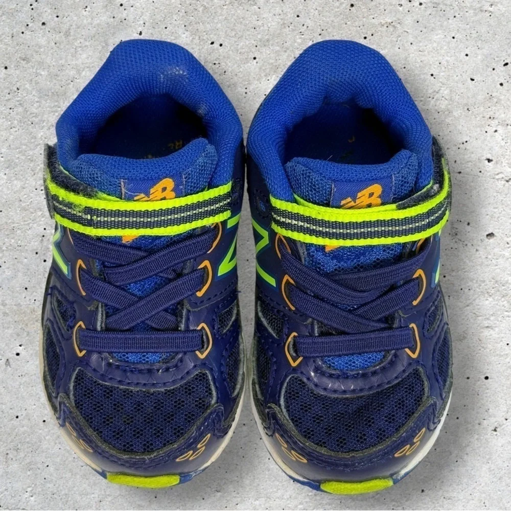 Baby New Balance sneakers size 4